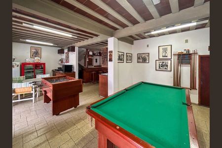 Casa à venda com 420m², 4 quartos e 2 vagas