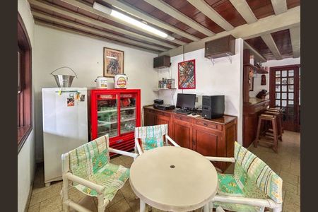 Casa à venda com 420m², 4 quartos e 2 vagas