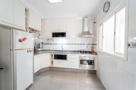 Casa à venda com 2 quartos, 140m² em Chácara Santo Antônio (Zona Sul), São Paulo