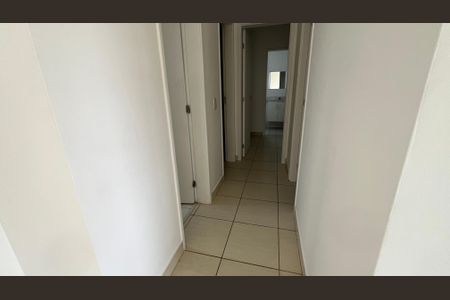 Corredor de apartamento para alugar com 3 quartos, 76m² em Jardim Santa Genebra, Campinas