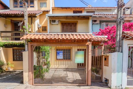 Casa à venda com 77m², 2 quartos e 1 vagaFachada