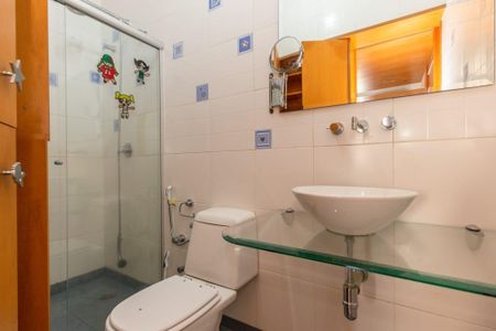 Casa à venda com 4 quartos, 220m² em Bosque da Saúde, São Paulo