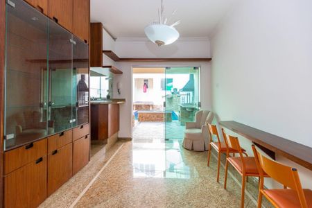 Casa à venda com 4 quartos, 220m² em Bosque da Saúde, São Paulo