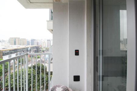 Varanda de kitnet/studio para alugar com 1 quarto, 21m² em Indianópolis, São Paulo