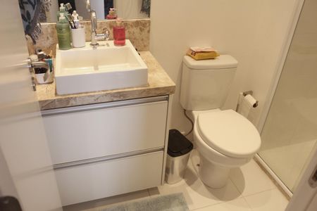 Apartamento à venda com 58m², 2 quartos e 1 vagaBanheiro da Suíte 1