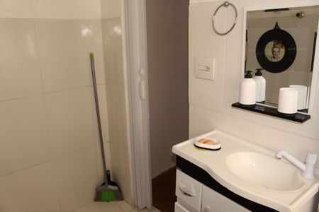 Banheiro Social de kitnet/studio para alugar com 1 quarto, 30m² em Sé, São Paulo