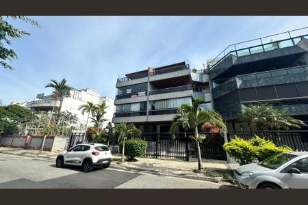 Apartamento à venda com 86m², 3 quartos e 2 vagas Apartamento à venda com 86m², 3 quartos e 2 vagasFachada