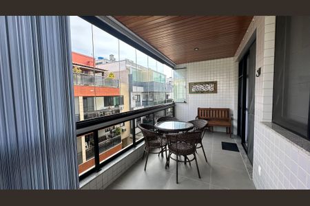 Apartamento à venda com 86m², 3 quartos e 2 vagas Apartamento à venda com 86m², 3 quartos e 2 vagasVaranda