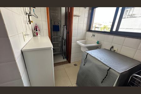 Apartamento à venda com 86m², 3 quartos e 2 vagas Apartamento à venda com 86m², 3 quartos e 2 vagasÁrea de Serviço