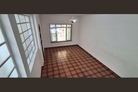 Casa à venda com 115m², 2 quartos e 2 vagas Casa à venda com 115m², 2 quartos e 2 vagasSala