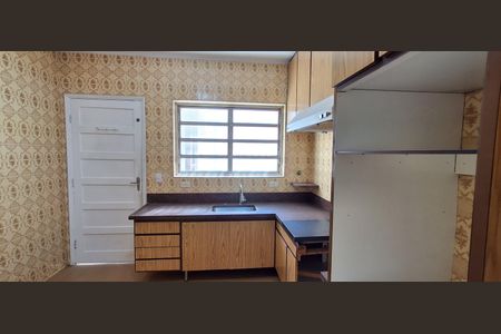 Casa à venda com 115m², 2 quartos e 2 vagas Casa à venda com 115m², 2 quartos e 2 vagasCozinha