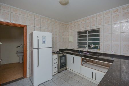 Casa à venda com 140m², 3 quartos e 3 vagas Casa à venda com 140m², 3 quartos e 3 vagasCozinha