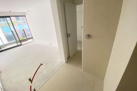 Apartamento à venda com 156m², 2 quartos e 2 vagas Apartamento à venda com 156m², 2 quartos e 2 vagasBanheiro da Suíte 2