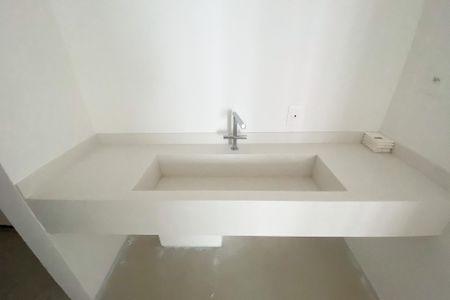 Apartamento à venda com 156m², 2 quartos e 2 vagas Apartamento à venda com 156m², 2 quartos e 2 vagasBanheiro da Suíte 2