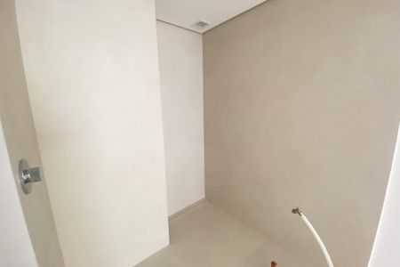 Apartamento à venda com 156m², 2 quartos e 2 vagas Apartamento à venda com 156m², 2 quartos e 2 vagasBanheiro da Suíte 2