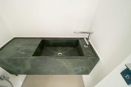 Apartamento à venda com 156m², 2 quartos e 2 vagas Apartamento à venda com 156m², 2 quartos e 2 vagasLavabo