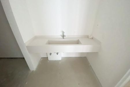 Apartamento à venda com 156m², 2 quartos e 2 vagas Apartamento à venda com 156m², 2 quartos e 2 vagasBanheiro da Suíte 2