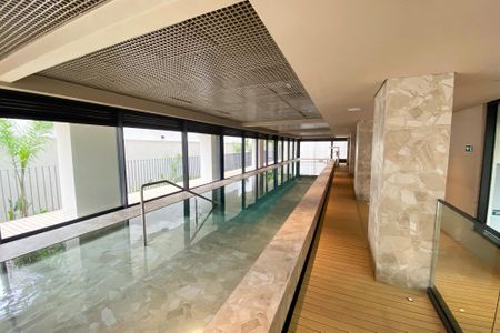 Apartamento à venda com 156m², 2 quartos e 2 vagas Apartamento à venda com 156m², 2 quartos e 2 vagasÁrea comum - Piscina