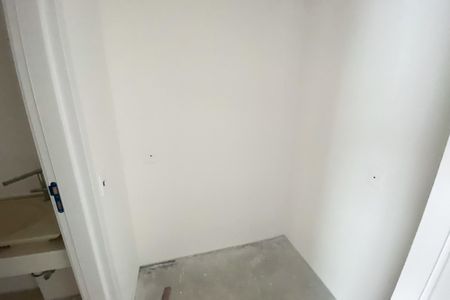 Apartamento à venda com 156m², 2 quartos e 2 vagas Apartamento à venda com 156m², 2 quartos e 2 vagasCloset da Suíte 1