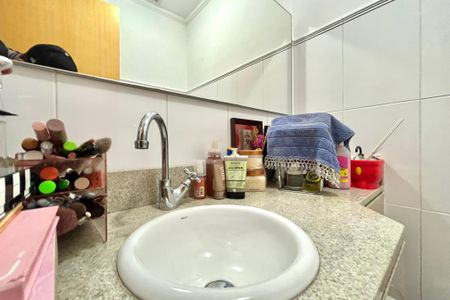 Apartamento à venda com 106m², 3 quartos e 3 vagas Apartamento à venda com 106m², 3 quartos e 3 vagasLavabo