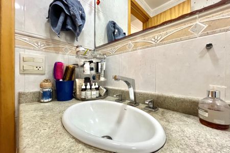 Apartamento à venda com 106m², 3 quartos e 3 vagas Apartamento à venda com 106m², 3 quartos e 3 vagasBanheiro da Suíte