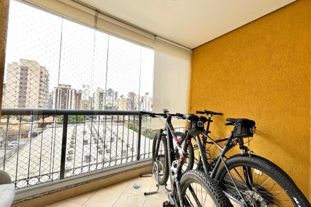 Apartamento à venda com 106m², 3 quartos e 3 vagas Apartamento à venda com 106m², 3 quartos e 3 vagasVaranda