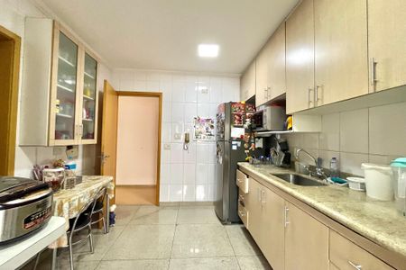 Apartamento à venda com 106m², 3 quartos e 3 vagas Apartamento à venda com 106m², 3 quartos e 3 vagasCozinha