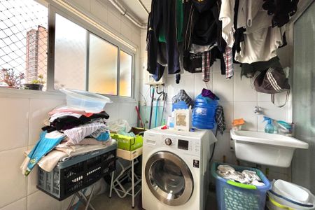 Apartamento à venda com 106m², 3 quartos e 3 vagas Apartamento à venda com 106m², 3 quartos e 3 vagasÁrea de Serviço