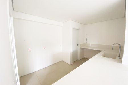 Apartamento à venda com 261m², 3 quartos e 2 vagas Apartamento à venda com 261m², 3 quartos e 2 vagasCozinha