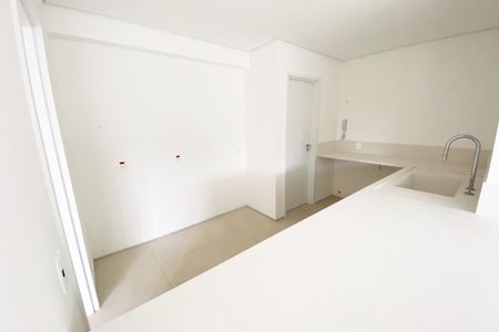Apartamento à venda com 261m², 3 quartos e 2 vagas Apartamento à venda com 261m², 3 quartos e 2 vagasCozinha