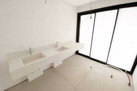 Apartamento à venda com 261m², 3 quartos e 2 vagas Apartamento à venda com 261m², 3 quartos e 2 vagasBanheiro da Suíte 3