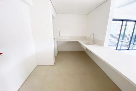 Apartamento à venda com 261m², 3 quartos e 2 vagas Apartamento à venda com 261m², 3 quartos e 2 vagasCozinha
