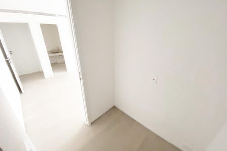 Apartamento à venda com 261m², 3 quartos e 2 vagas Apartamento à venda com 261m², 3 quartos e 2 vagasCloset da Suíte 1