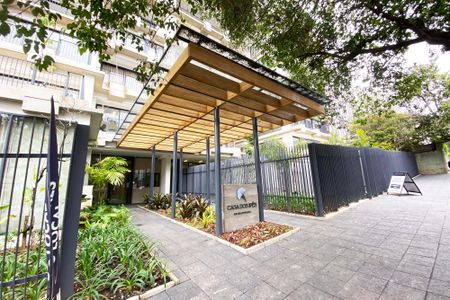 Apartamento à venda com 261m², 3 quartos e 2 vagas Apartamento à venda com 261m², 3 quartos e 2 vagasFachada