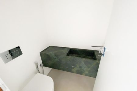 Apartamento à venda com 261m², 3 quartos e 2 vagas Apartamento à venda com 261m², 3 quartos e 2 vagasLavabo