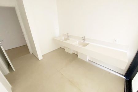 Apartamento à venda com 261m², 3 quartos e 2 vagas Apartamento à venda com 261m², 3 quartos e 2 vagasBanheiro da Suíte 3