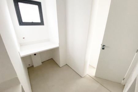 Apartamento à venda com 261m², 3 quartos e 2 vagas Apartamento à venda com 261m², 3 quartos e 2 vagasÁrea de Serviço