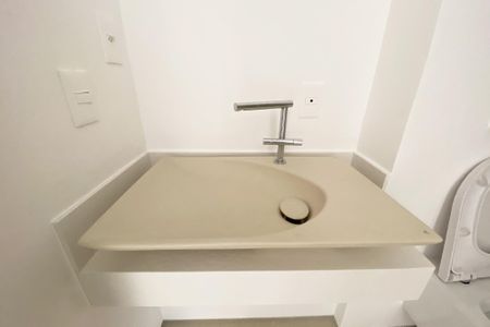 Apartamento à venda com 106m², 2 quartos e 2 vagas Apartamento à venda com 106m², 2 quartos e 2 vagasBanheiro da Suíte 1