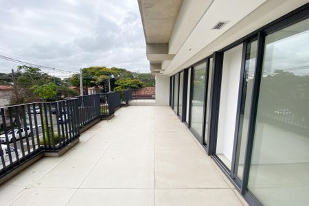 Apartamento à venda com 106m², 2 quartos e 2 vagas Apartamento à venda com 106m², 2 quartos e 2 vagasVaranda