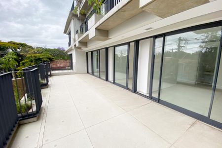 Apartamento à venda com 106m², 2 quartos e 2 vagas Apartamento à venda com 106m², 2 quartos e 2 vagasVaranda