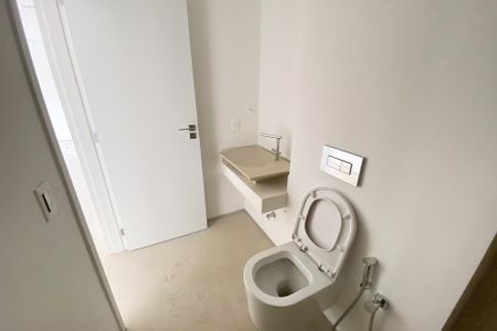 Apartamento à venda com 106m², 2 quartos e 2 vagas Apartamento à venda com 106m², 2 quartos e 2 vagasBanheiro da Suíte 1