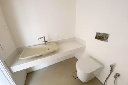 Apartamento à venda com 163m², 2 quartos e 2 vagasBanheiro da Suíte 1