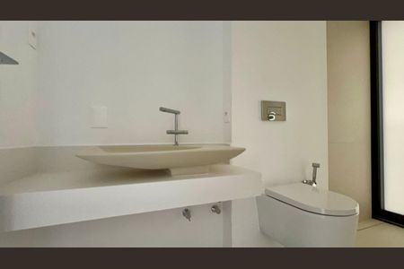 Apartamento à venda com 316m², 4 quartos e 2 vagasBanheiro da Suíte 2