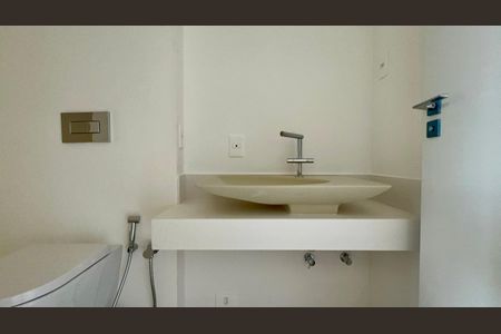 Apartamento à venda com 316m², 4 quartos e 2 vagasBanheiro da Suíte 3