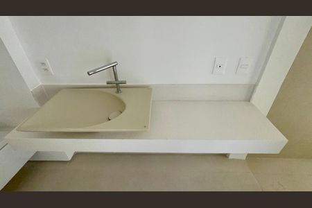 Apartamento à venda com 316m², 4 quartos e 2 vagasBanheiro da Suíte 1