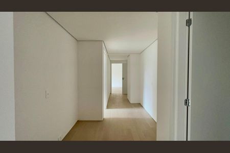 Apartamento à venda com 316m², 4 quartos e 2 vagasCorredor
