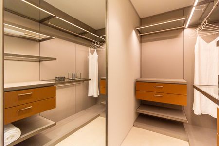 Apartamento à venda com 82m², 1 quarto e 1 vagaCloset da suíte