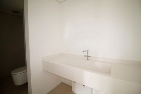 Apartamento à venda com 156m², 1 quarto e 2 vagas Apartamento à venda com 156m², 1 quarto e 2 vagasBanheiro da Suíte