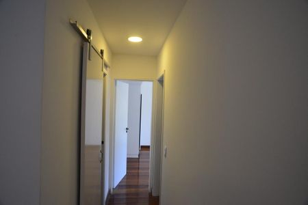 Corredor de apartamento à venda com 2 quartos, 83m² em Barra da Tijuca, Rio de Janeiro
