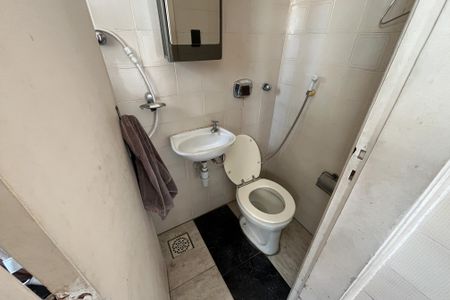 Apartamento à venda com 140m², 3 quartos e 2 vagas Apartamento à venda com 140m², 3 quartos e 2 vagasBanheiro de Serviço